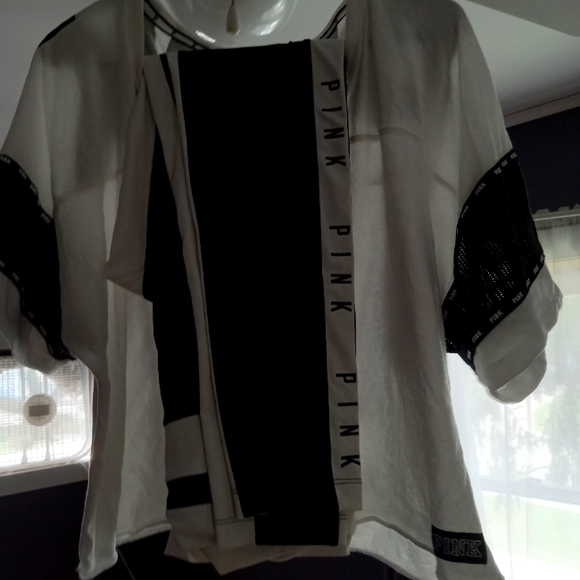 Matching set - Picture 1 of 3